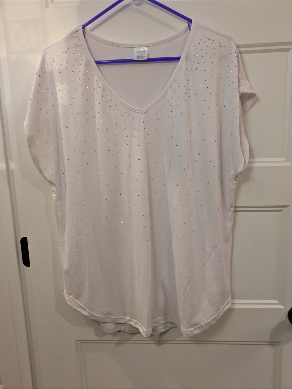 🔴 3/$15   Women’s V-Neck Embellished Dolman Sleeve Top — Light Pink